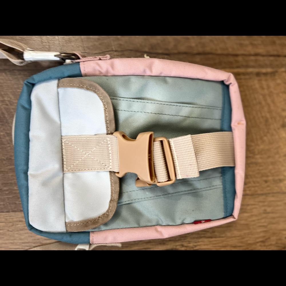 Levi’s crossbody bag
